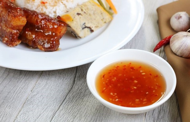 CÁCH LÀM NƯỚC MẮM KẸO ĂN CƠM SƯỜN