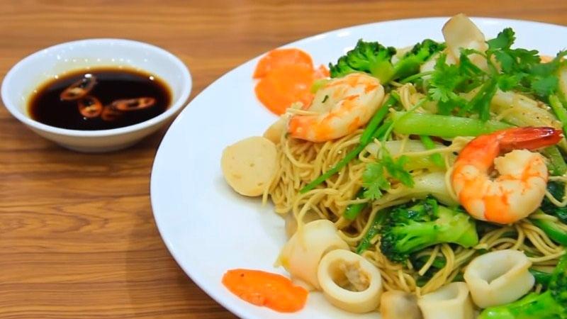 Cách Làm Mì Xào Hải Sản Ngon Miệng, Đậm Đà 1 Mì Xào Hải Sản
